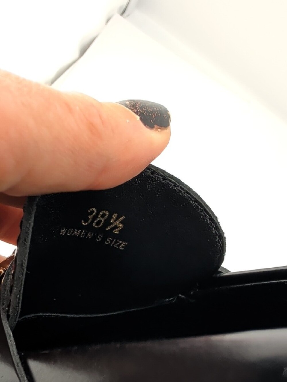 Tod's Black Leather Made In Italy Gold Metal Logo Women's 38.5 - Picture 3 of 16